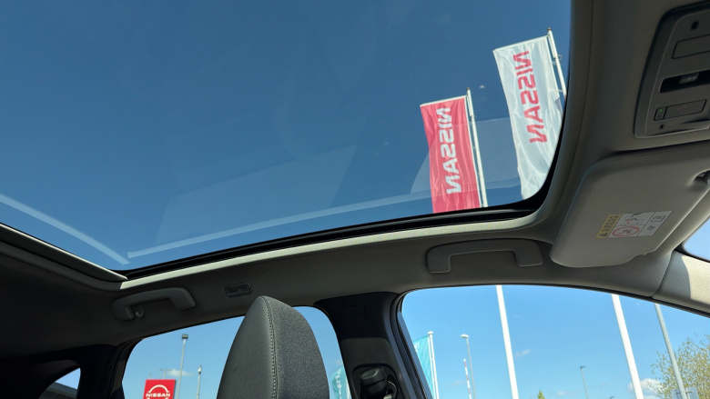 Nissan Qashqai 1.3 DiG-T MH N-Connecta 5dr Petrol Hatchback
